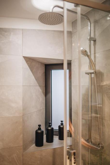 Апартаменти La Vie En Rose - Luxe, Calme & Hypercentre - 3* Аннесі Екстер'єр фото